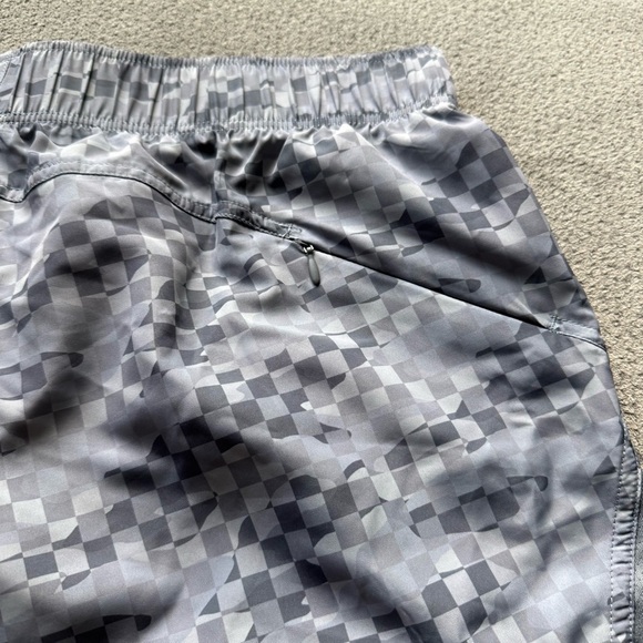 Athletic Gray Checkered Women's Shorts Core‎ Running Shorts Medium NWT - Picture 4 of 8